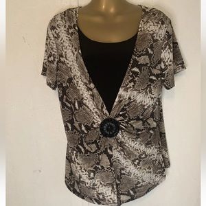 Women’s Notations Snake Print Top Short Sleeves  Size L